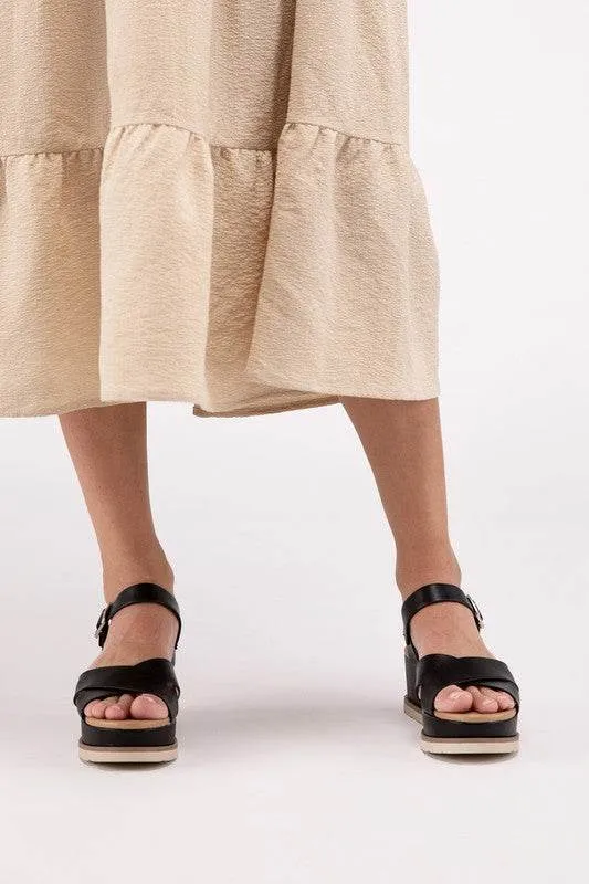 Fortune Dynamic Chic Clever-S Cross Strap Wedge Sandals
