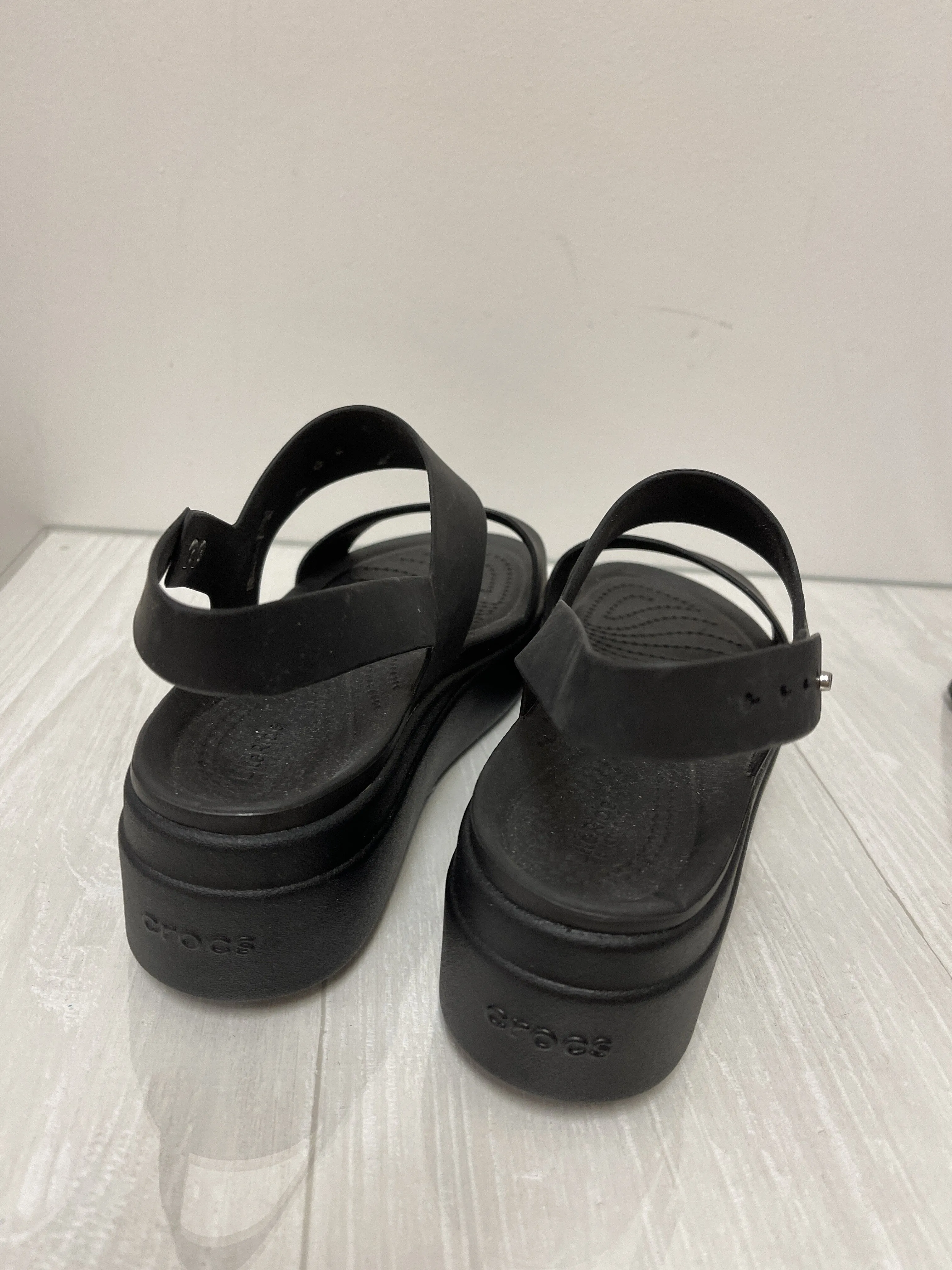Sandals Heels Platform By Crocs  Size: 7