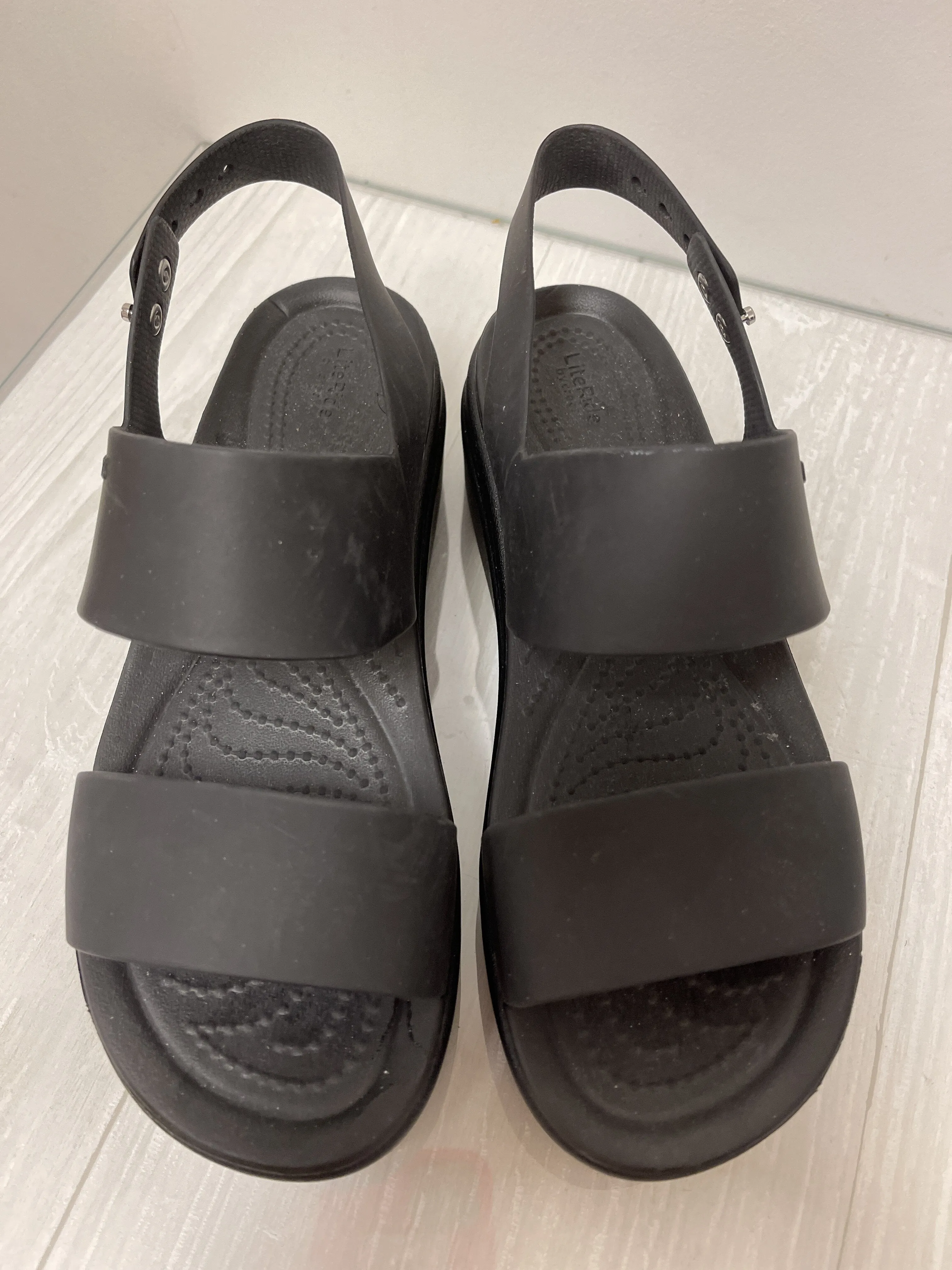 Sandals Heels Platform By Crocs  Size: 7